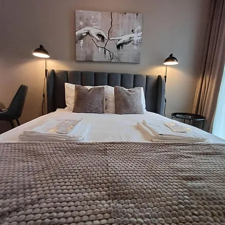 Luise Luxe Апартаменти *