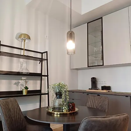 Luise Luxe Апартаменти
