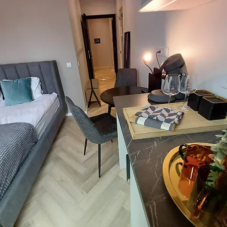 Luise Luxe * Reval